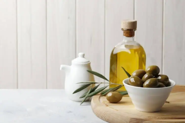 Take advantage of drinking olive oil before bed